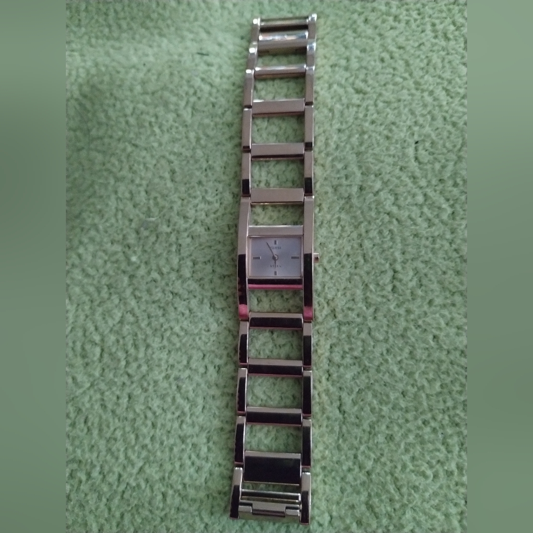 Vintage Guess Womens Watch Gold SquareLinked Bracelet Style Band